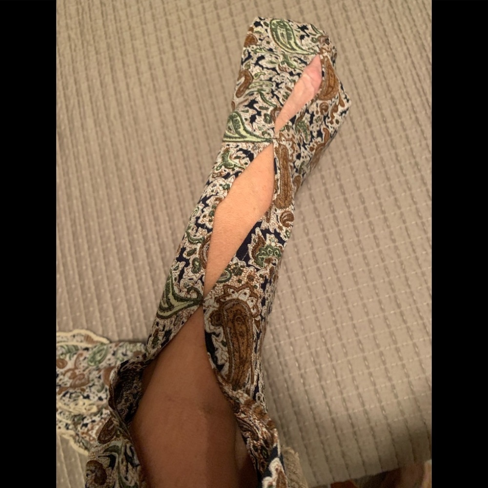 GIMMICKS BY BKE PAISLEY DRESS - Picture 7 of 8